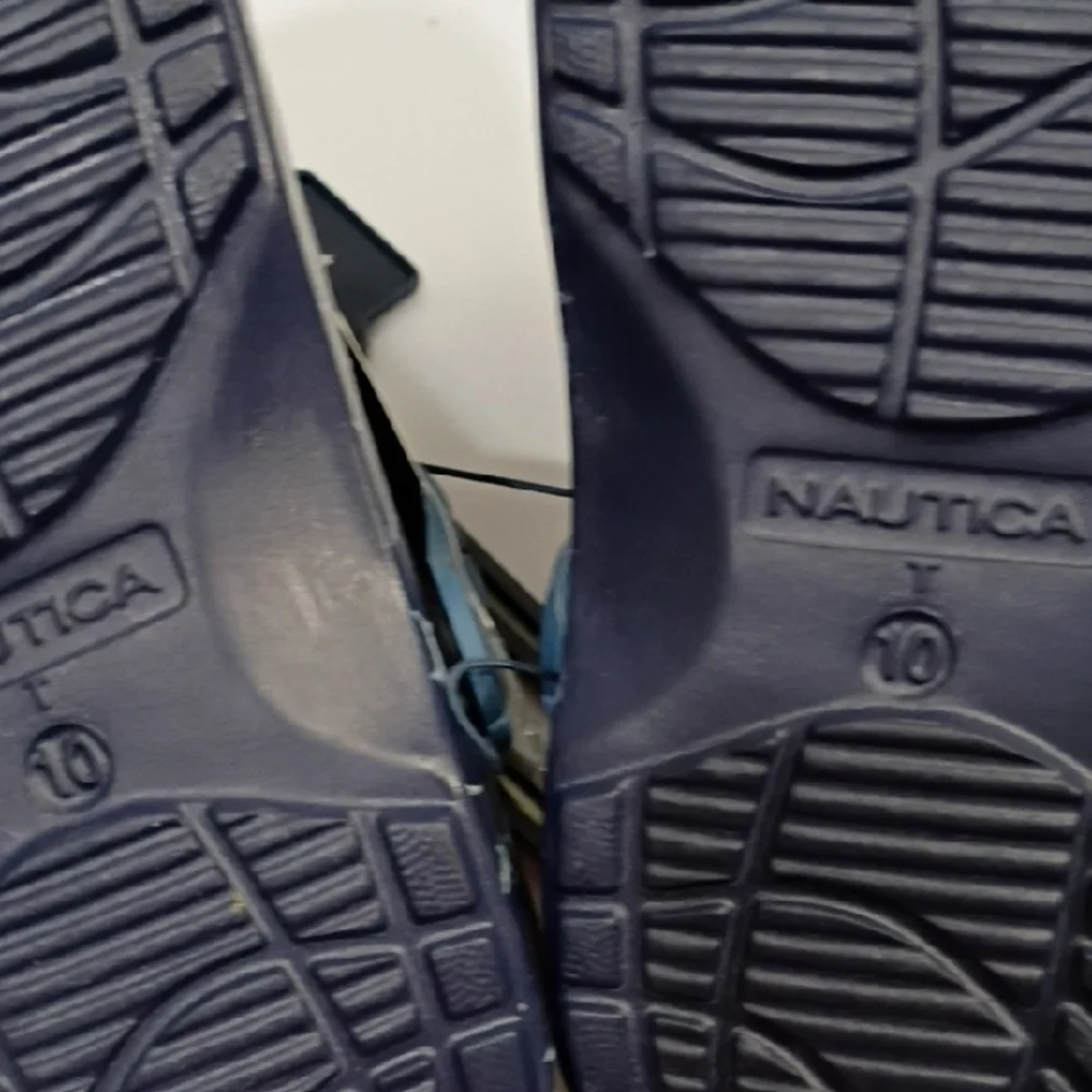 NAUTICA KIDS NAVY AND WHITE SHARK-PRINT WATER CLOGS SIZE 10 NWT